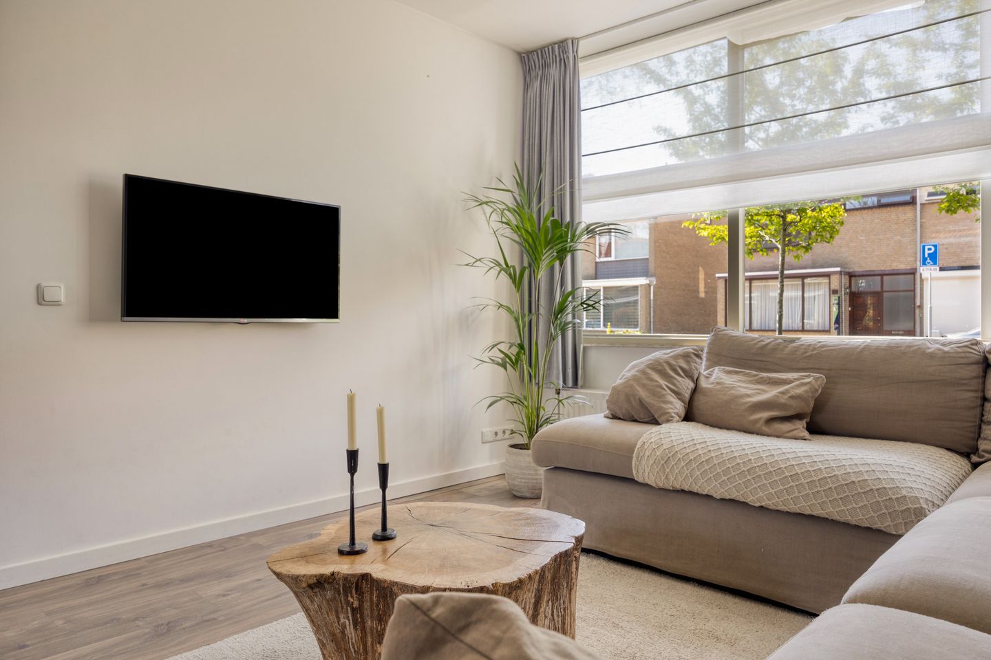 Foto 10 van van Aitzemastraat 16