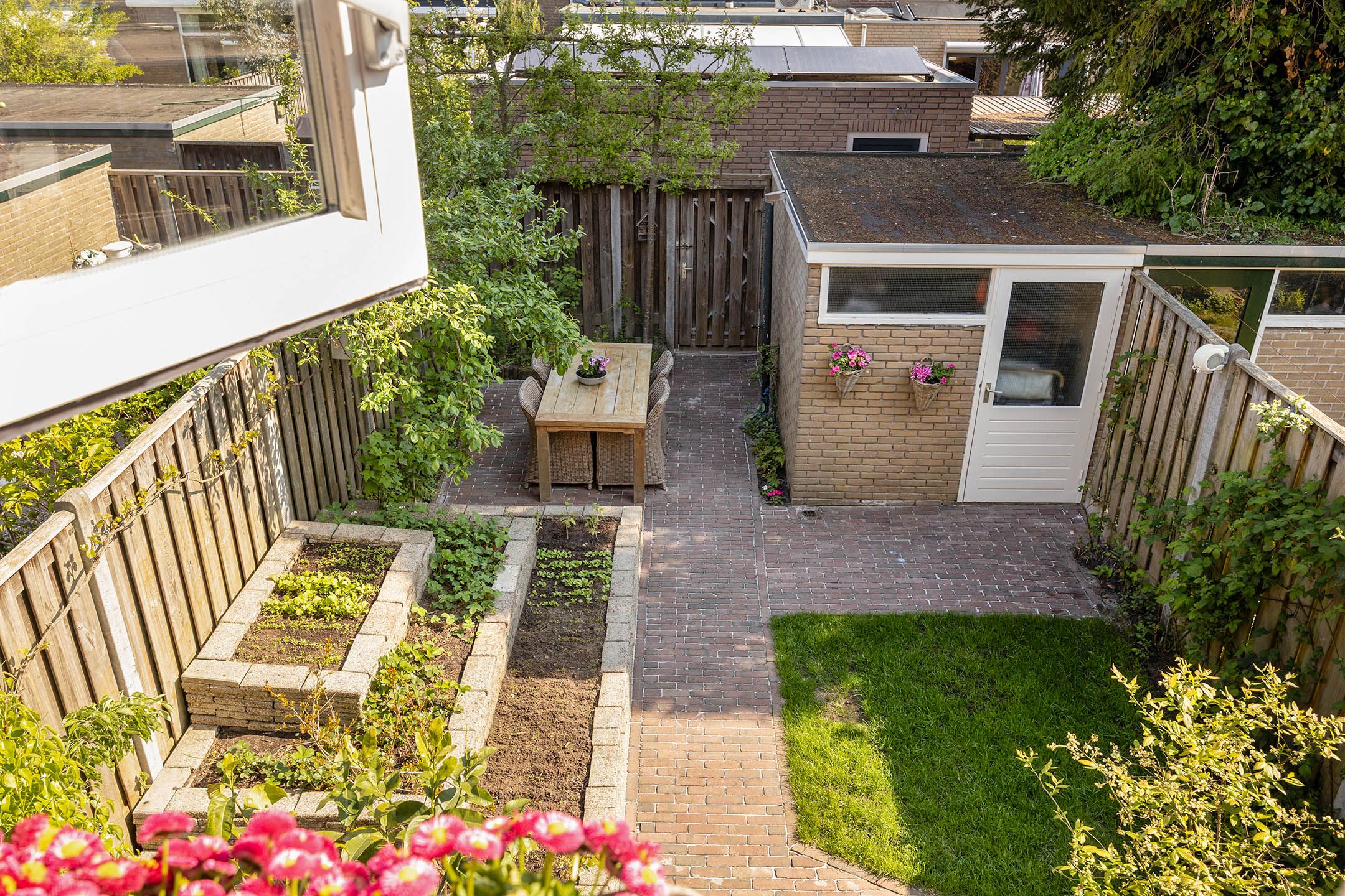 Foto 24 van van Aitzemastraat 16