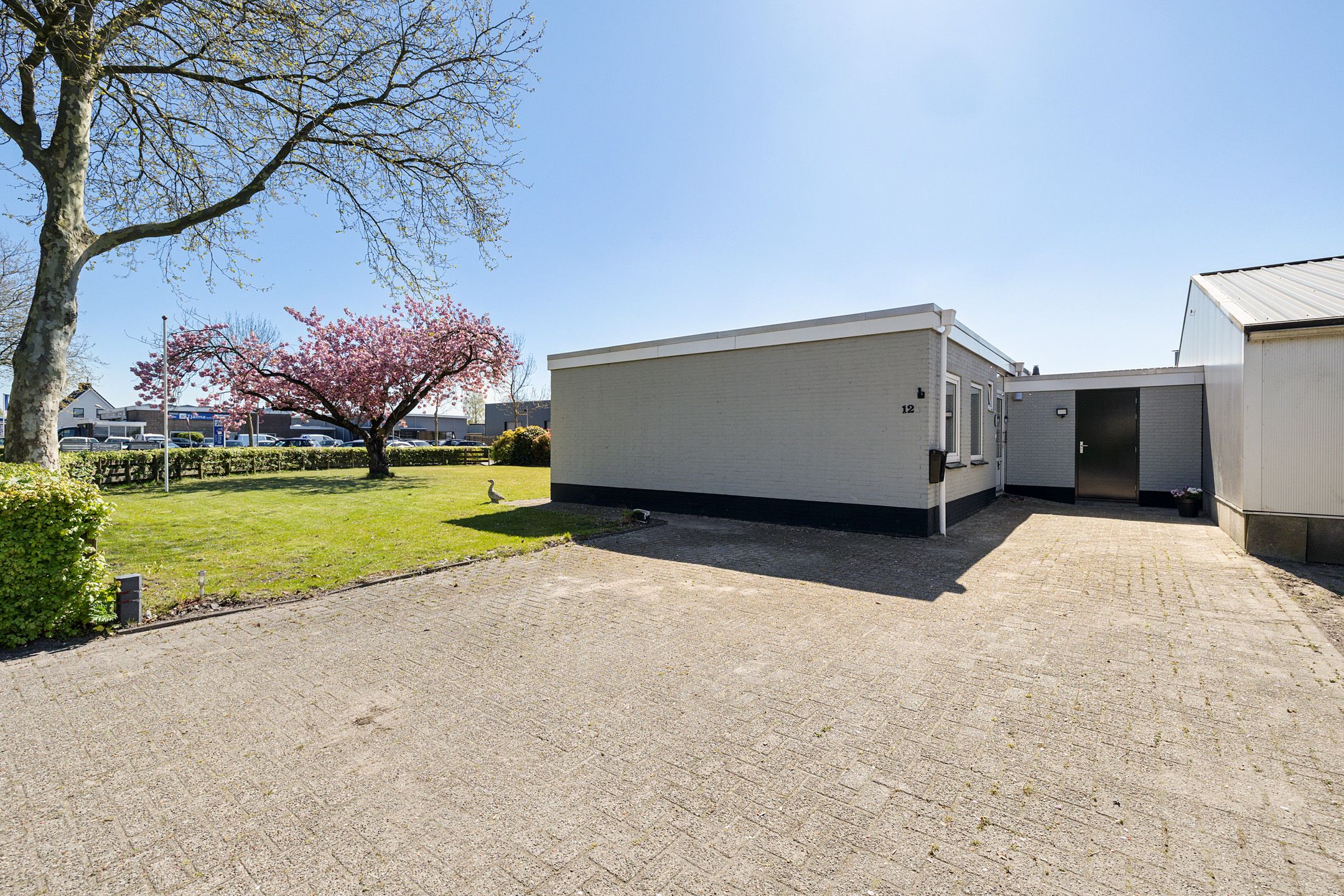 Mr. W.M. Oppedijk van Veenweg 12 