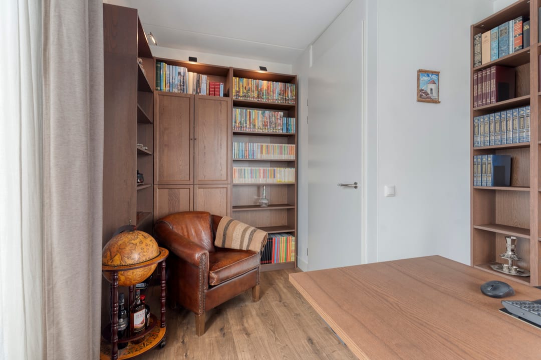 Photo 37 of Op de set 86