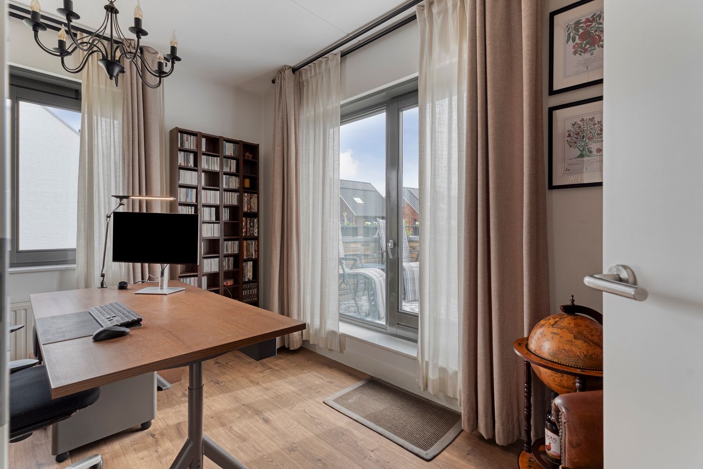 Photo 34 of Op de set 86