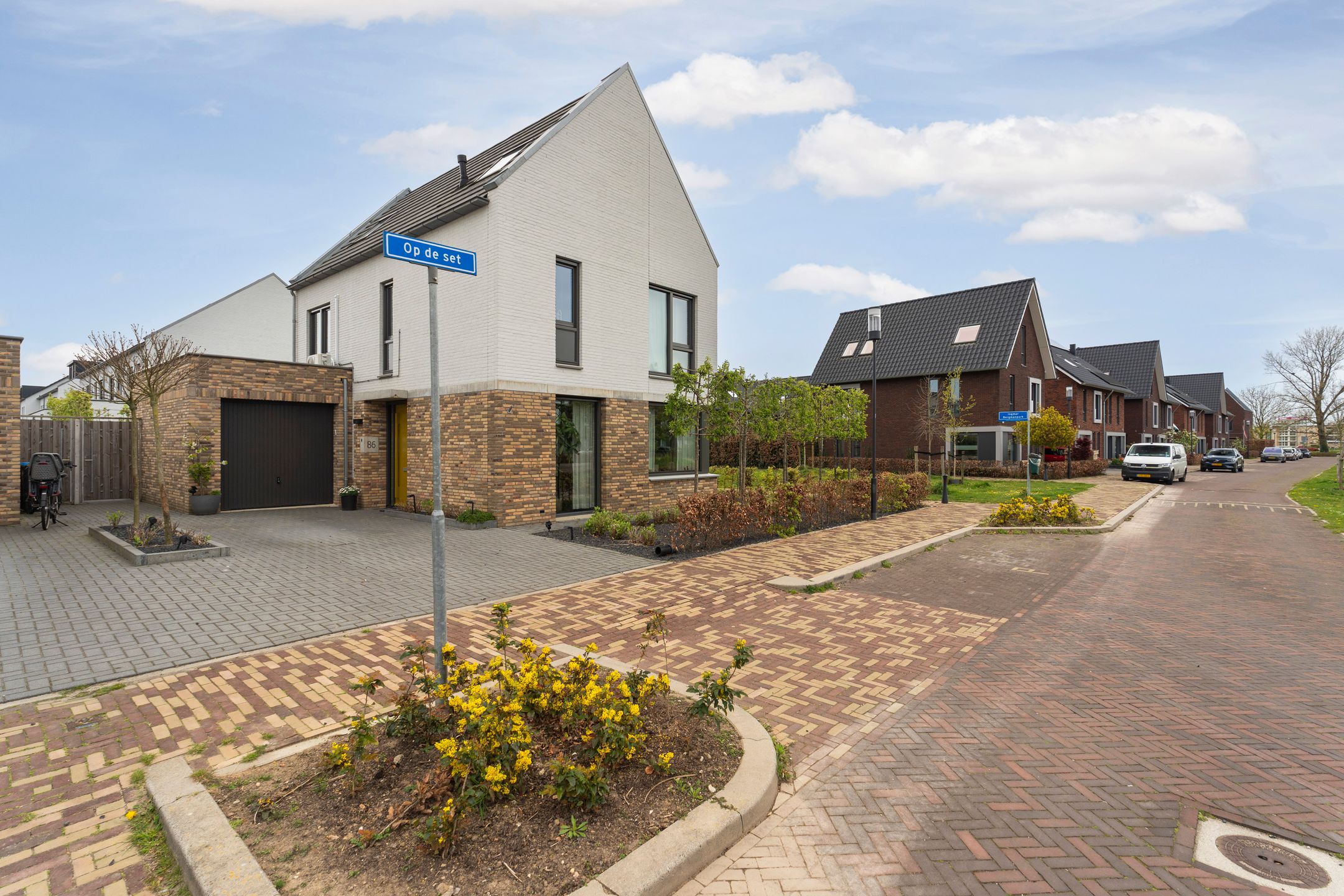 Photo 69 of Op de set 86