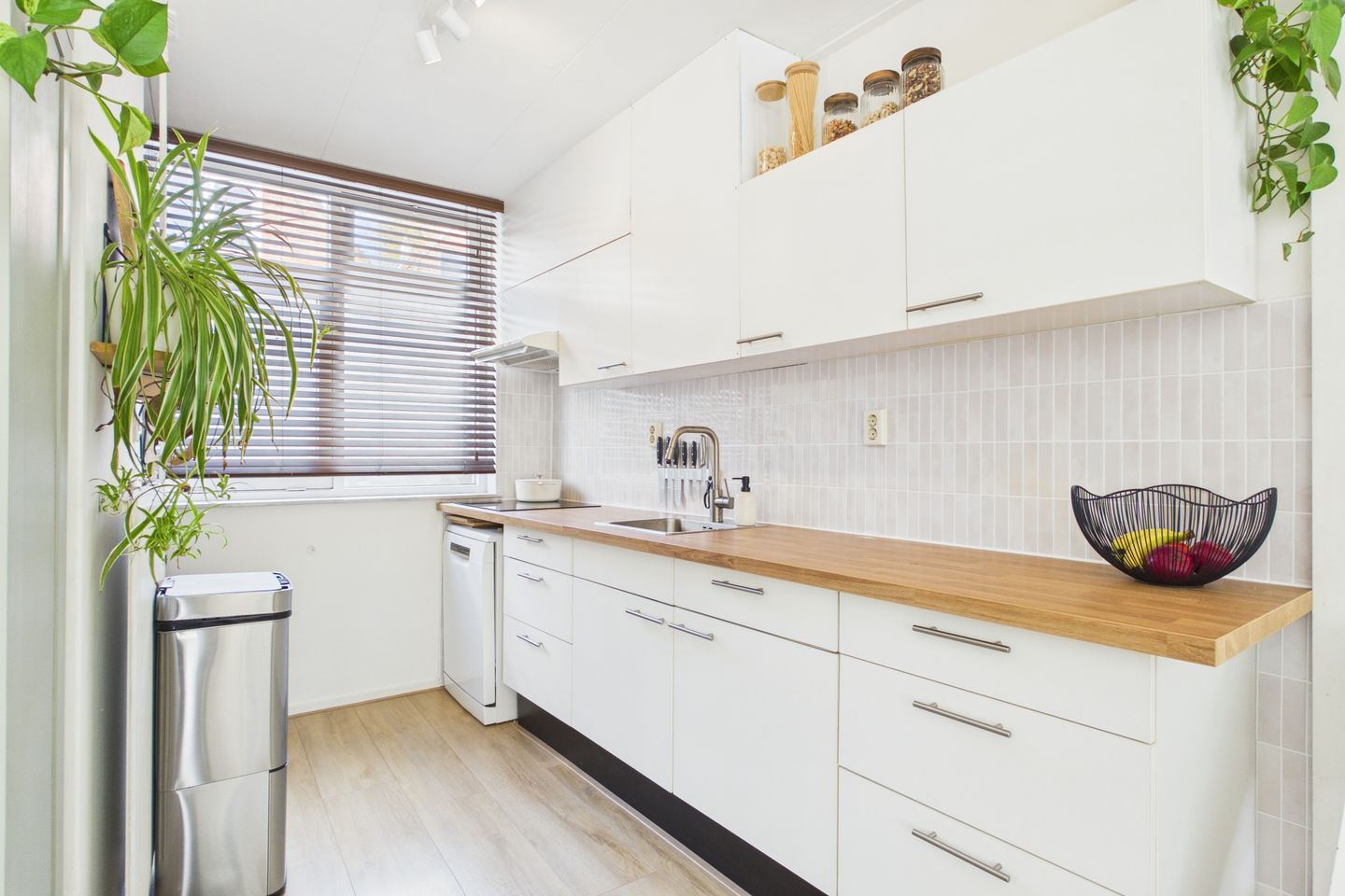 Photo 14 of Rozemarijnstraat 12