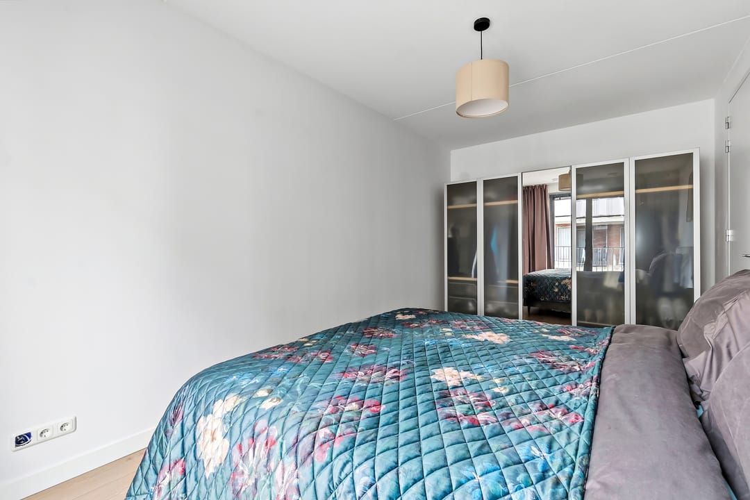 Modern family home with 5 bedrooms near Scheveningen harbour — 38