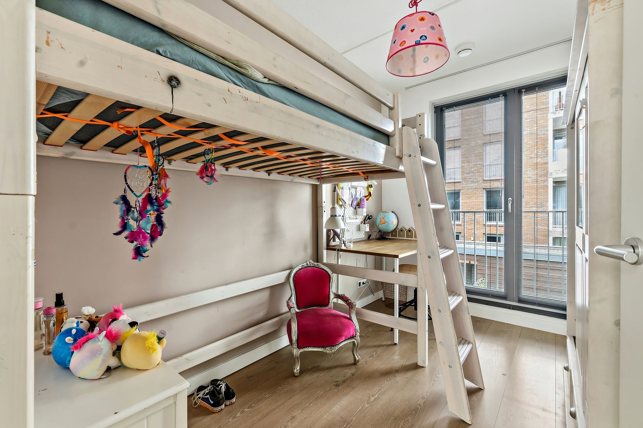 Modern family home with 5 bedrooms near Scheveningen harbour — 39