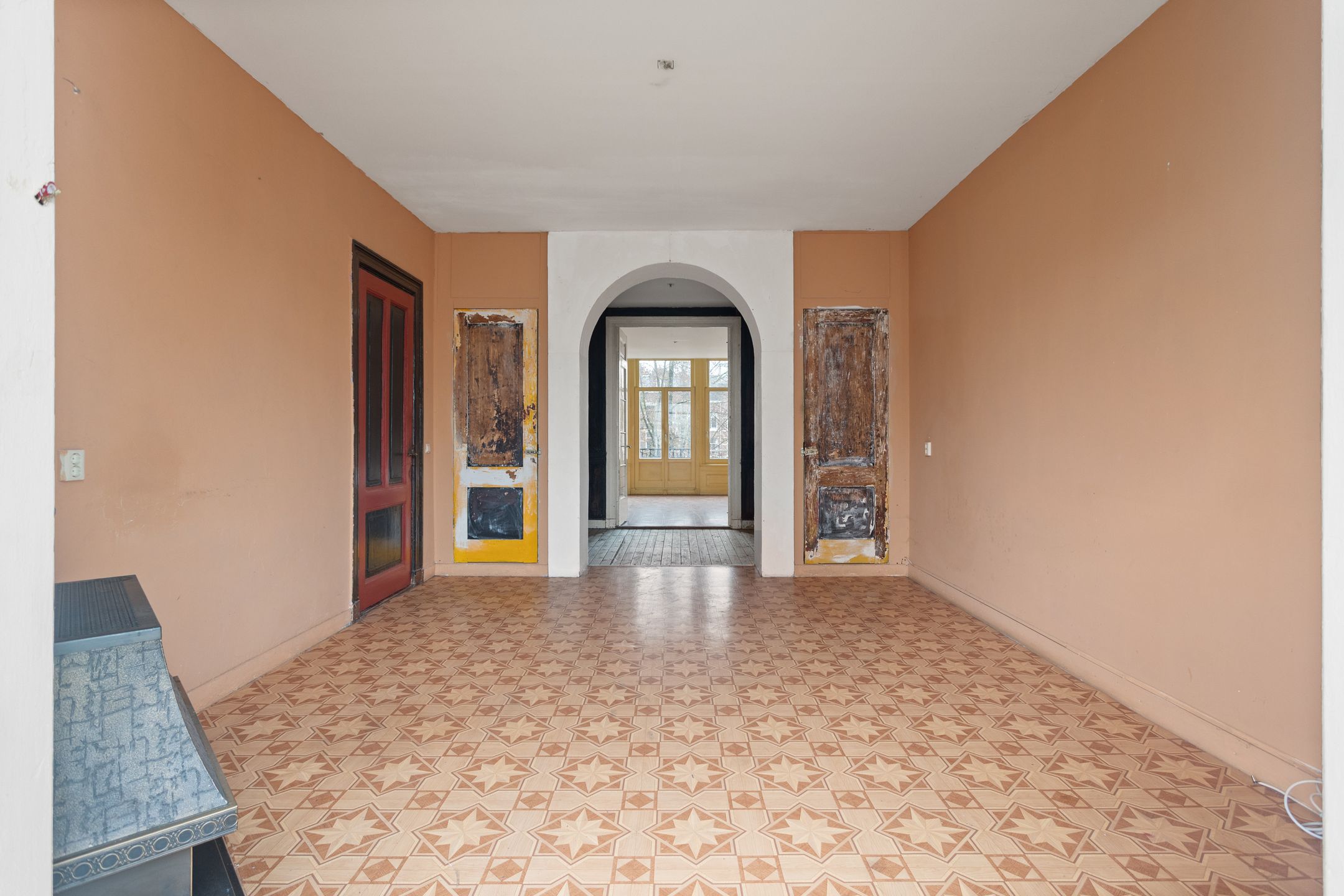 Characterful Waterfront Apartment with High Ceilings in Oud-West — 30