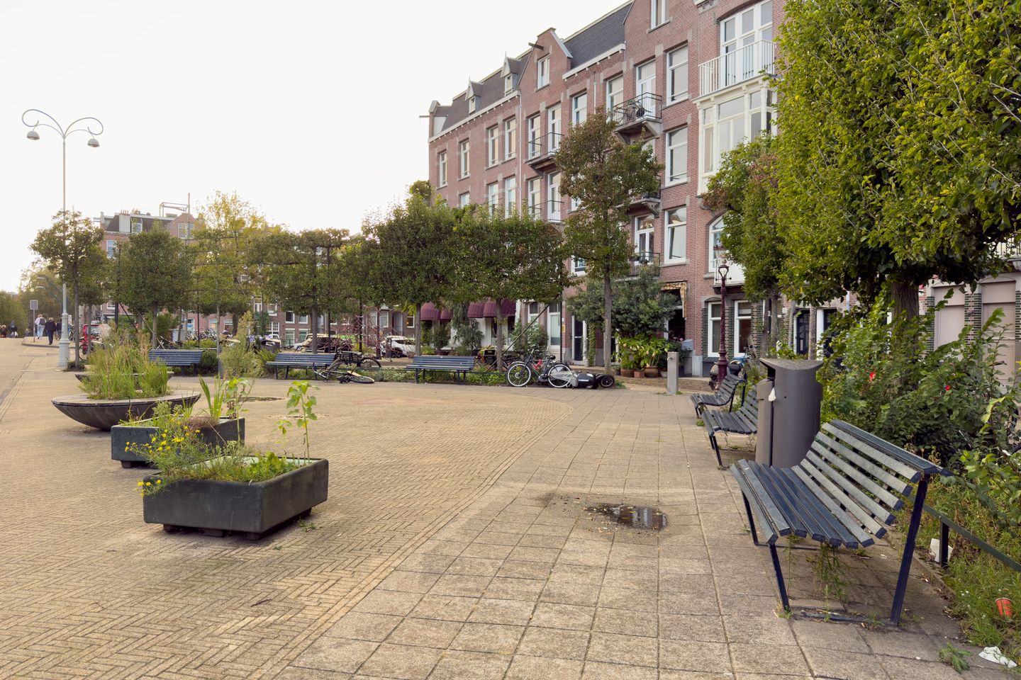Characterful Waterfront Apartment with High Ceilings in Oud-West — 44