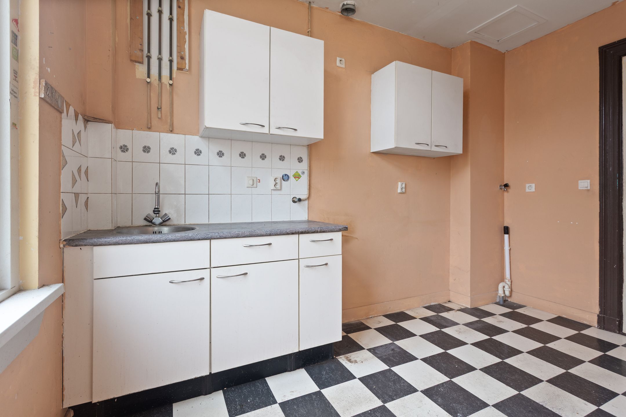 Characterful Waterfront Apartment with High Ceilings in Oud-West — 24