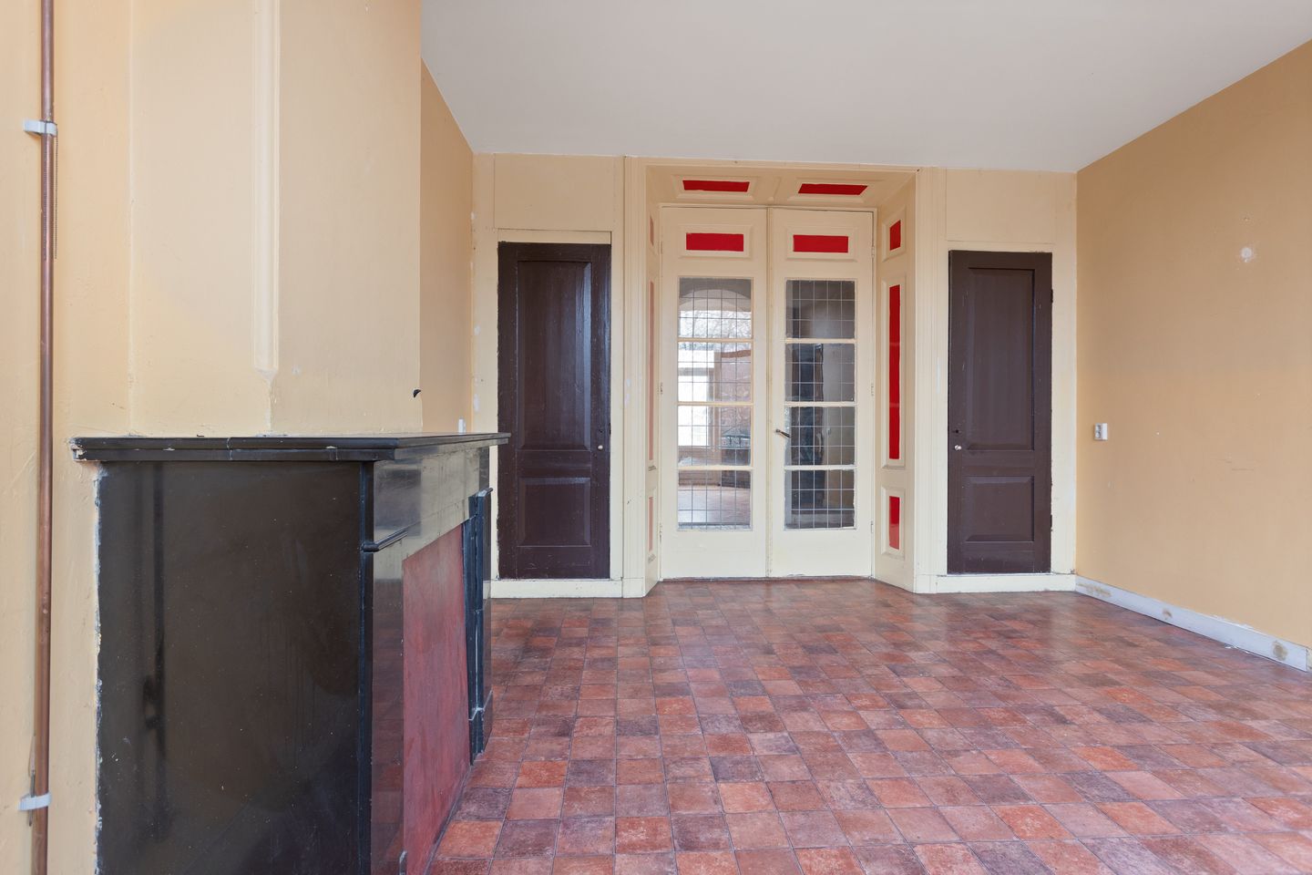 Characterful Waterfront Apartment with High Ceilings in Oud-West — 14