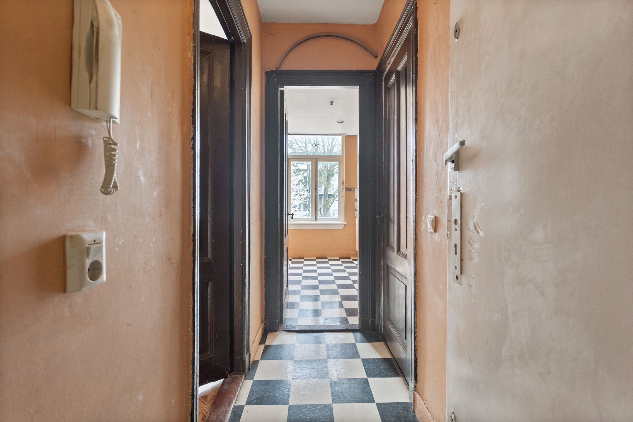 Characterful Waterfront Apartment with High Ceilings in Oud-West — 21