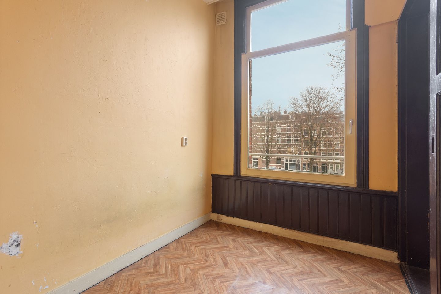 Characterful Waterfront Apartment with High Ceilings in Oud-West — 20
