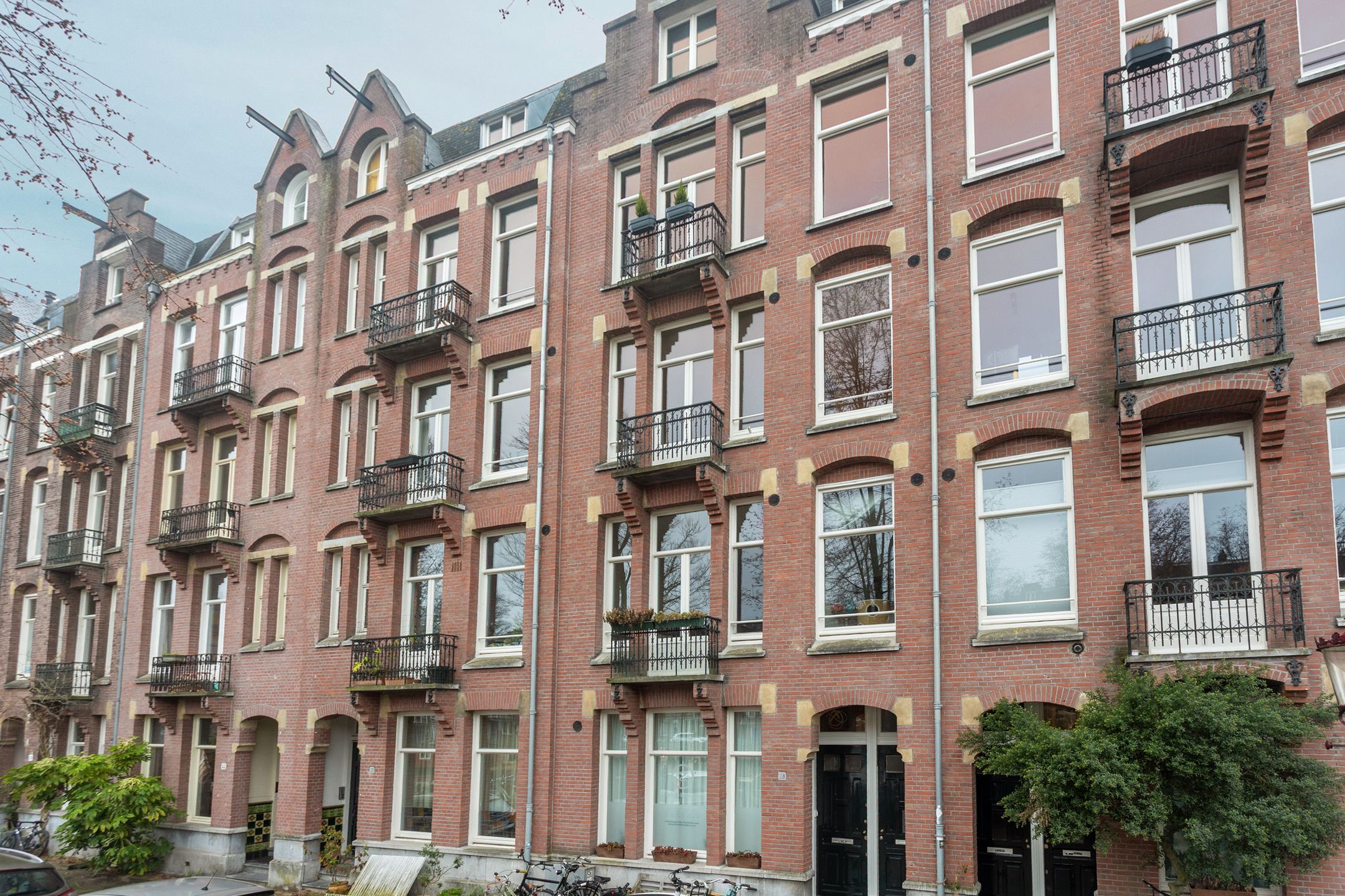 Characterful Waterfront Apartment with High Ceilings in Oud-West — 36