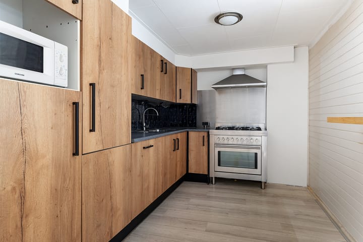 Photo 2 of Neerwoldstraat 31