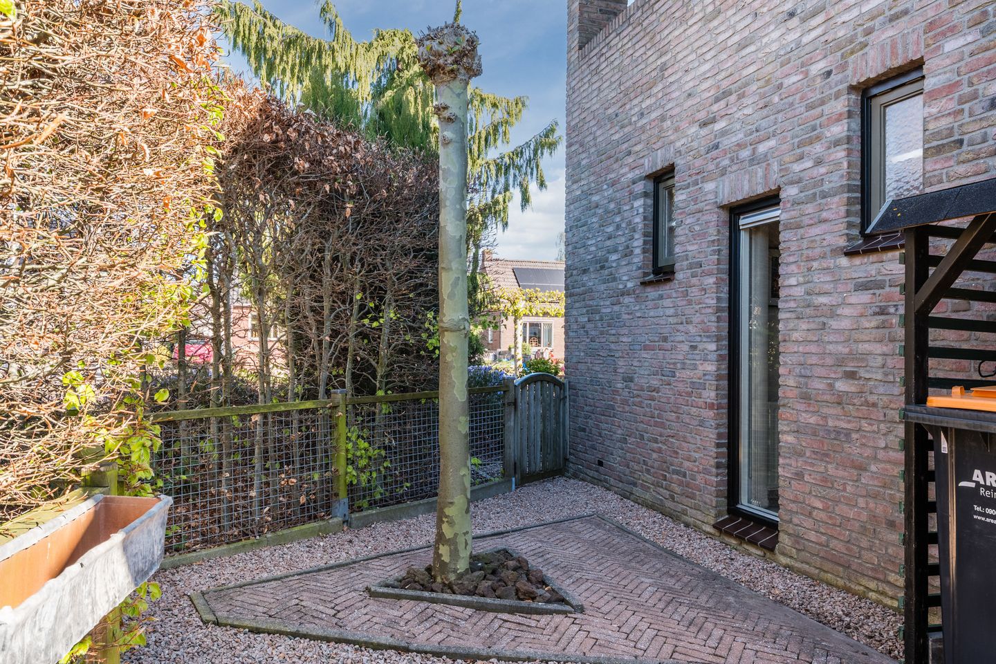 Foto 49 van Rechtuit 14