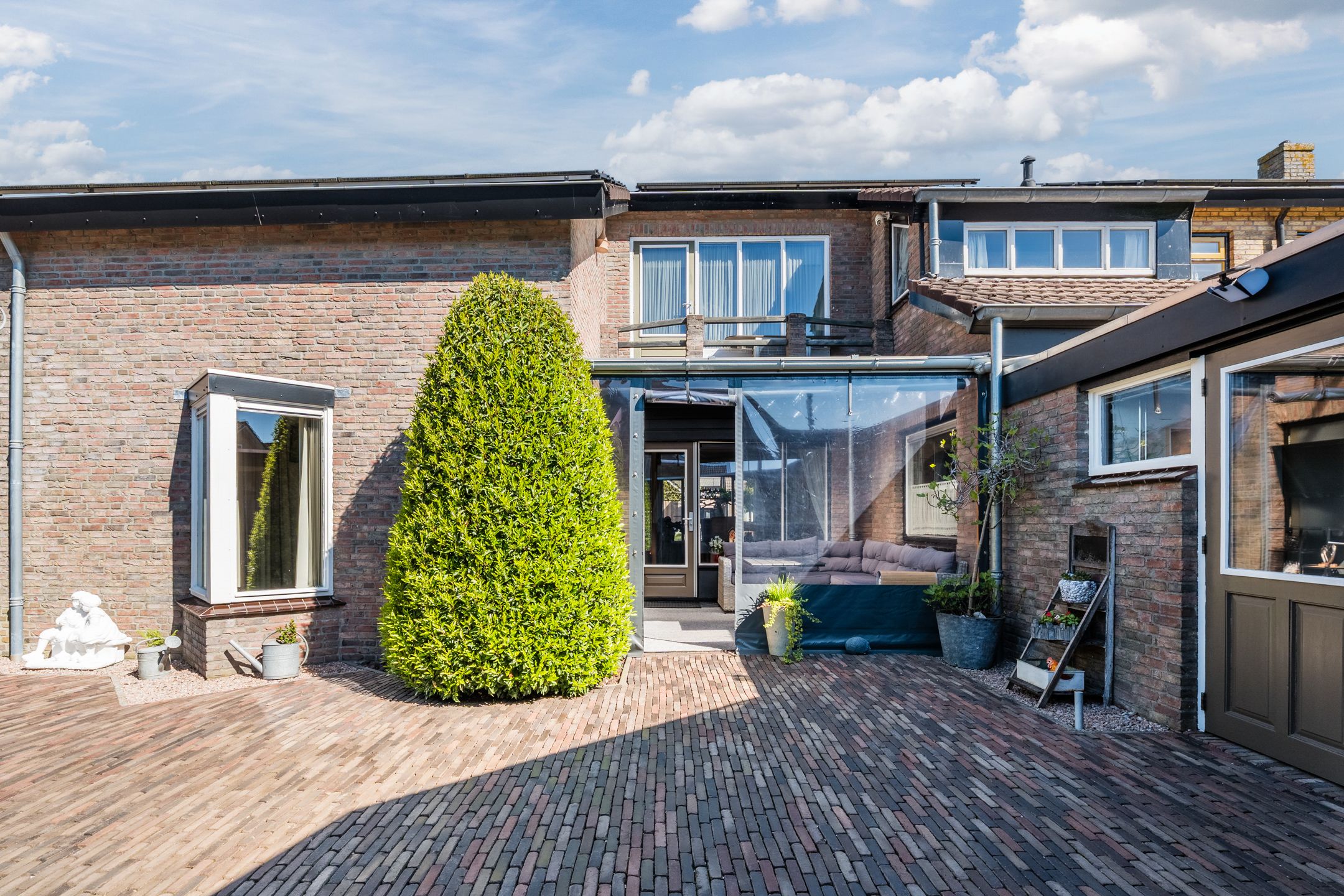 Foto 39 van Rechtuit 14