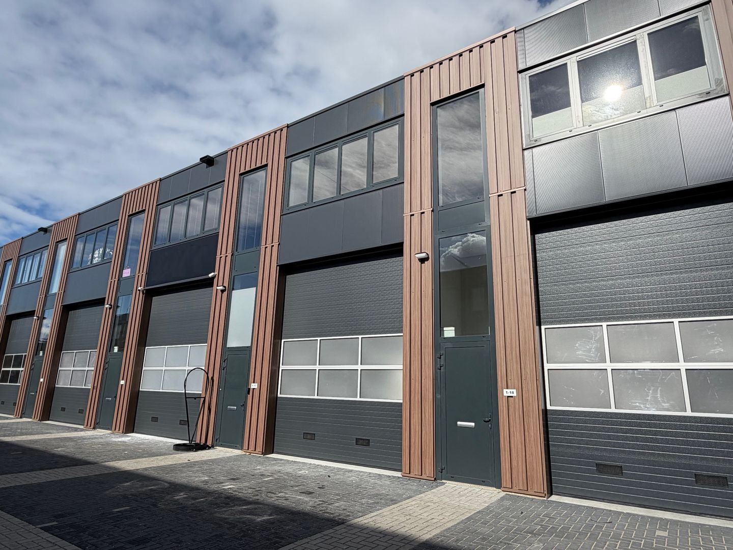 View photo 2 of Goudstraat 1-18