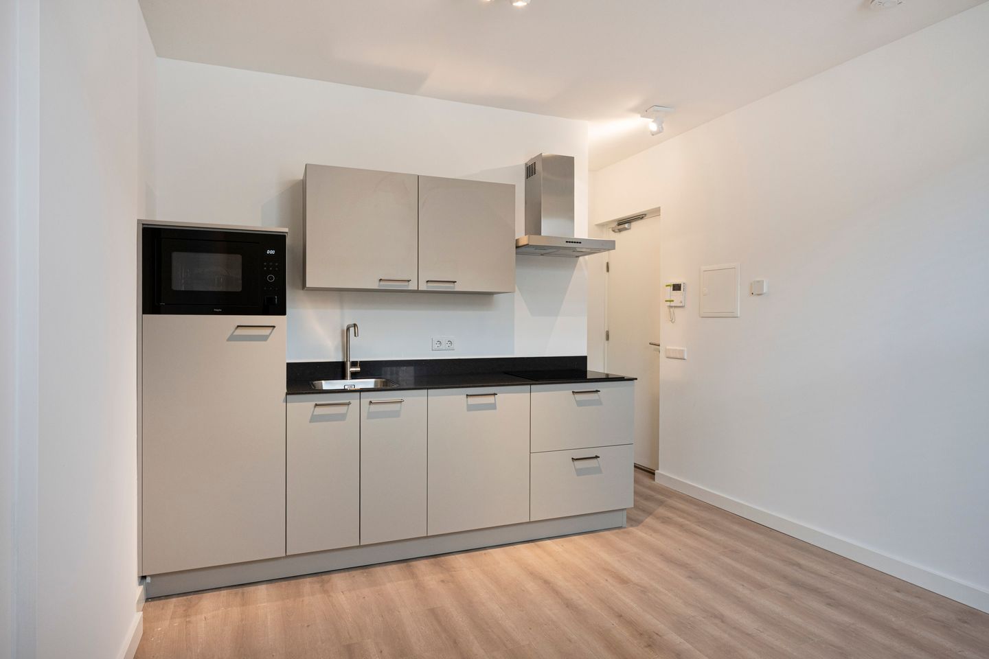 Photo 4 of Tischbeinstraat 2-A02