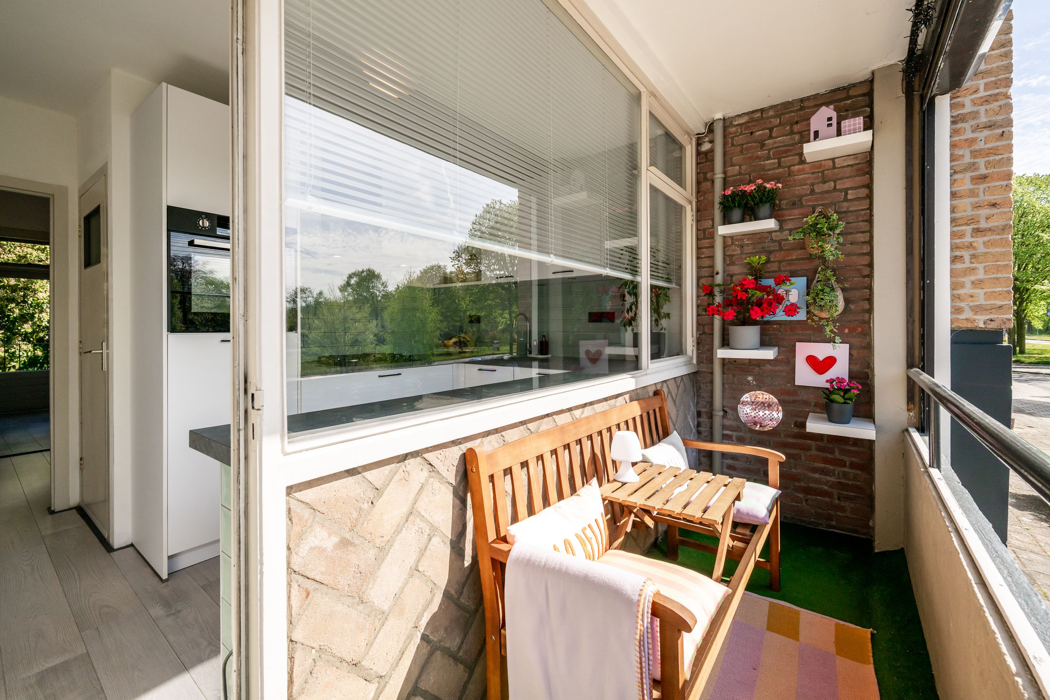 Photo 18 of Julianalaan 100