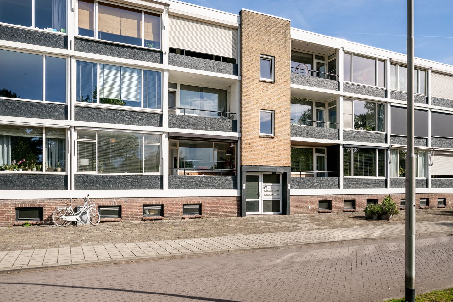 Photo 5 of Julianalaan 100