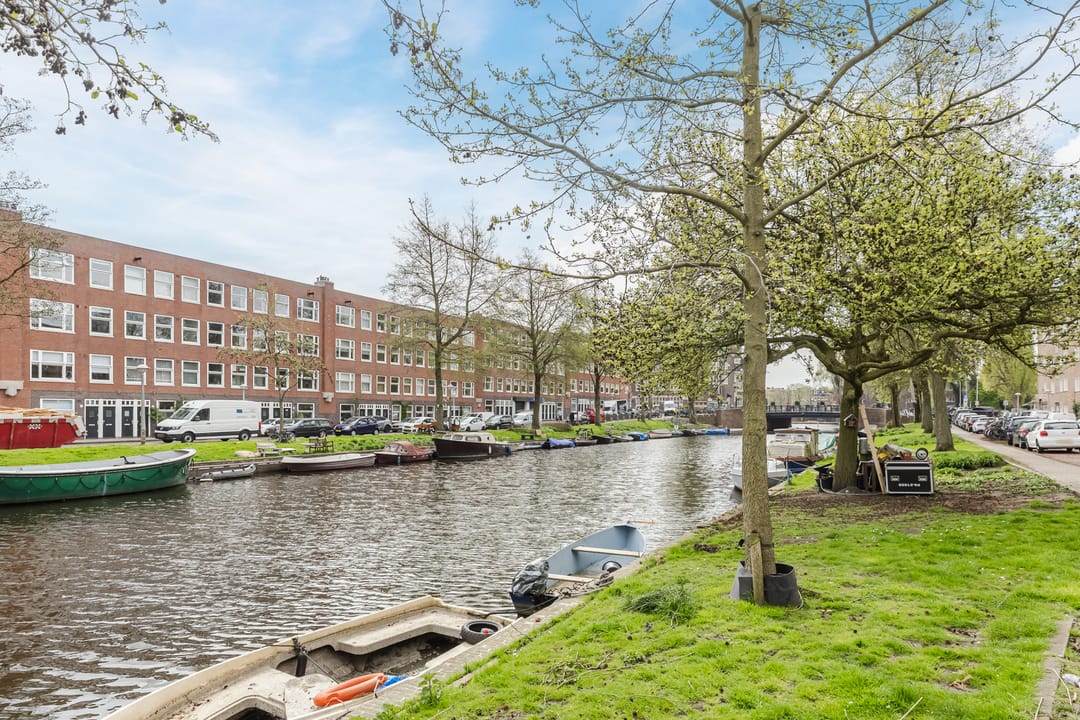 Move-in Ready 2-3 Room Apartment with West-Facing Balcony in De Baarsjes — 23
