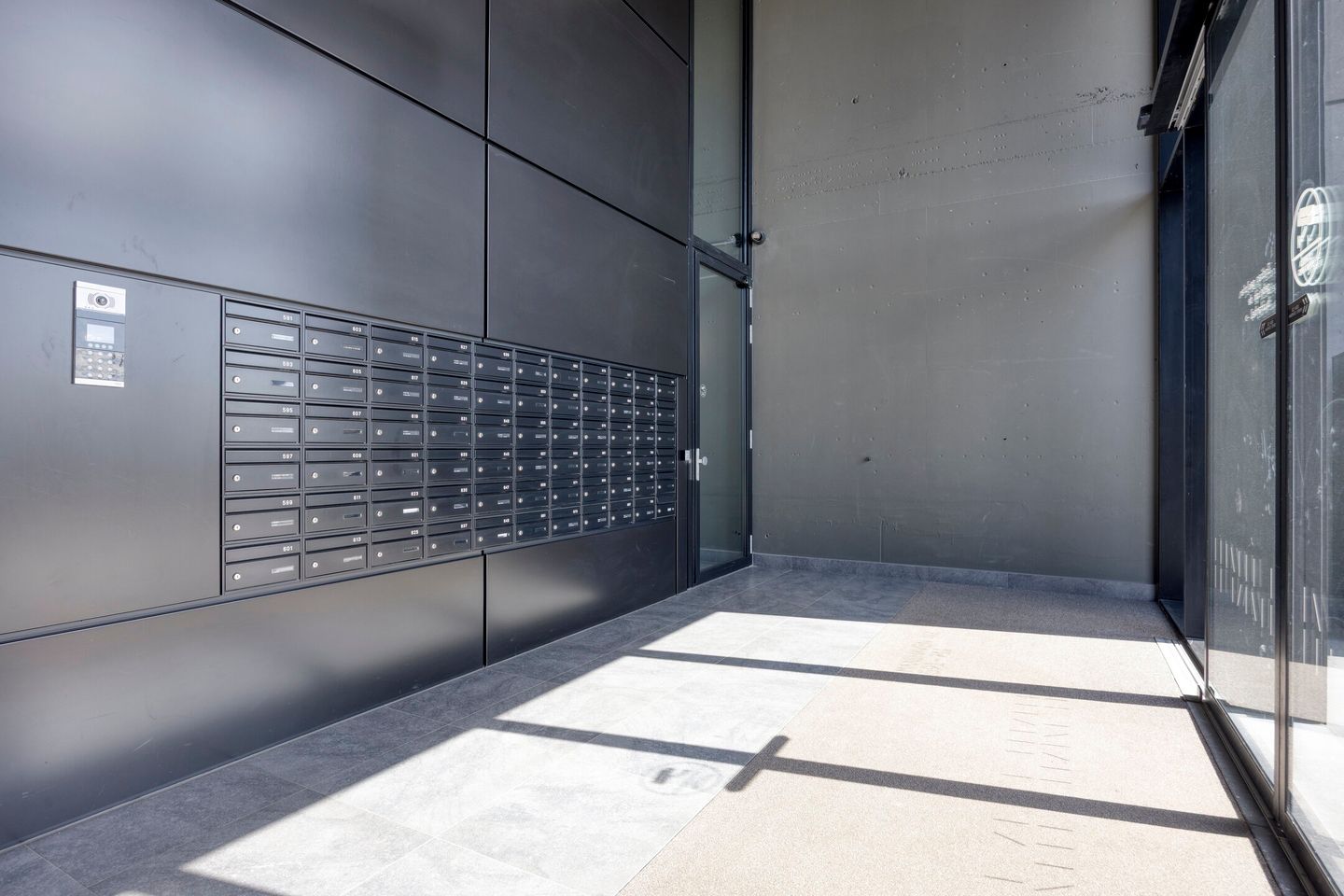 Foto 5 van Maashaven N.z. 623