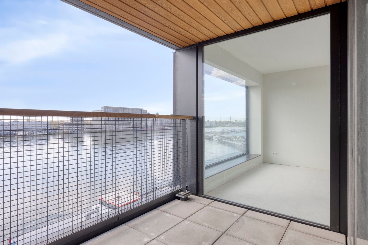 Foto 14 van Maashaven N.z. 623