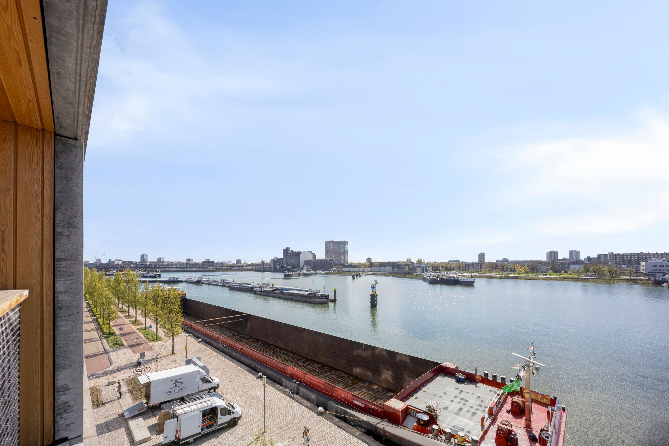 Foto 30 van Maashaven N.z. 623