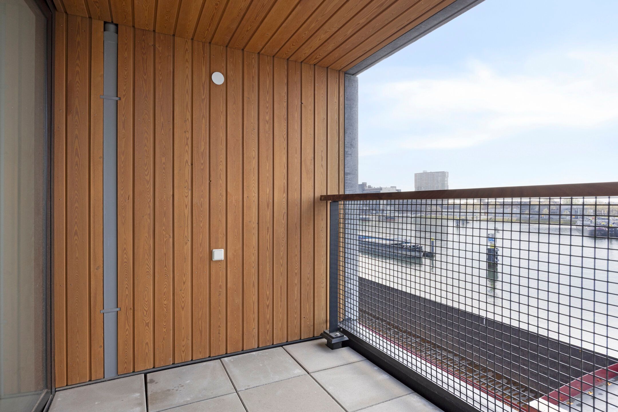 Foto 15 van Maashaven N.z. 623