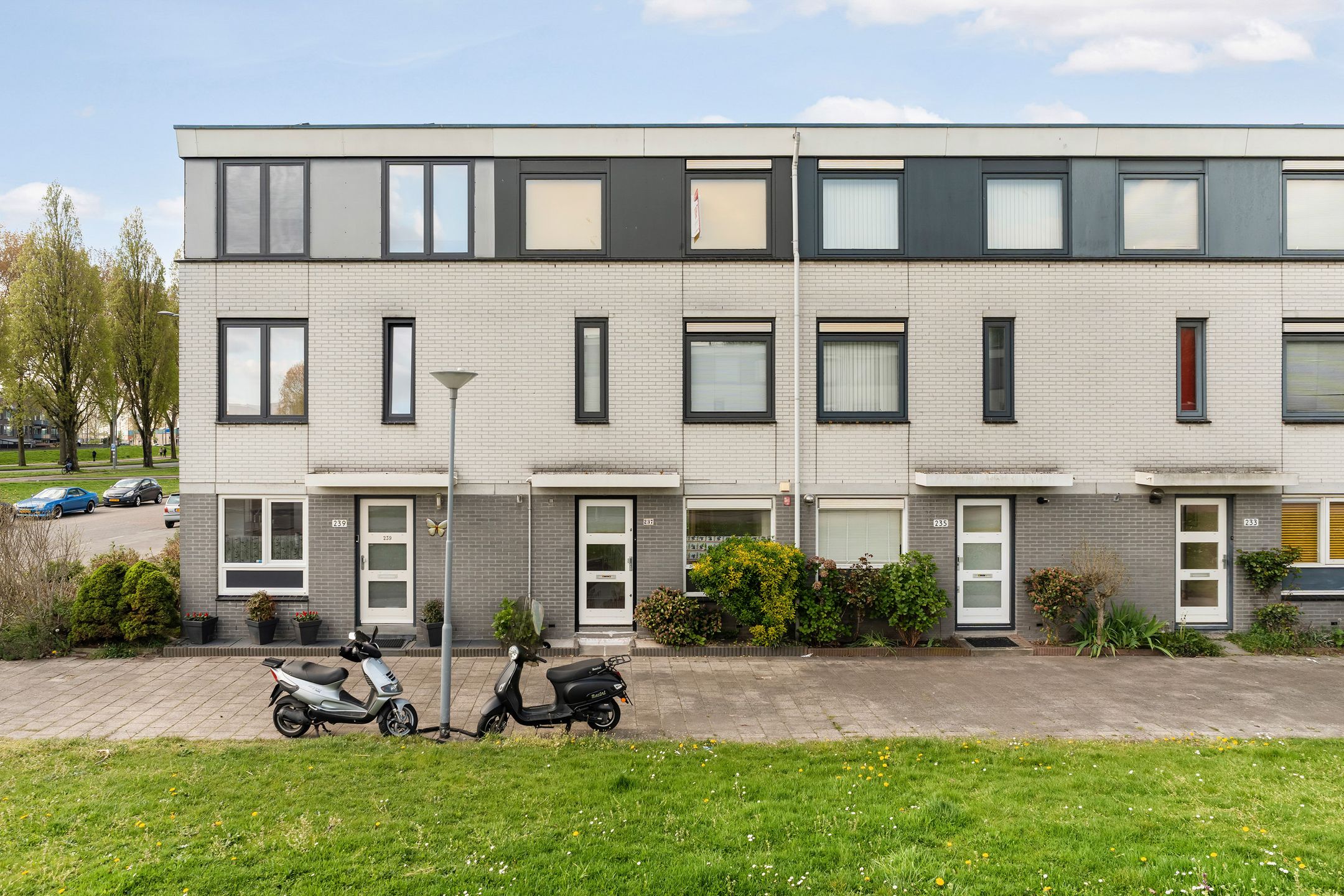 Bonn en Meeswerf 273 