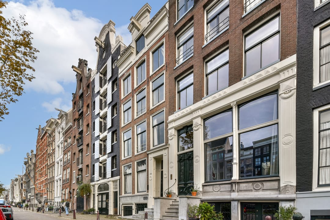 Stylish Turn-Key Apartment on Herengracht with Canal Views — 23
