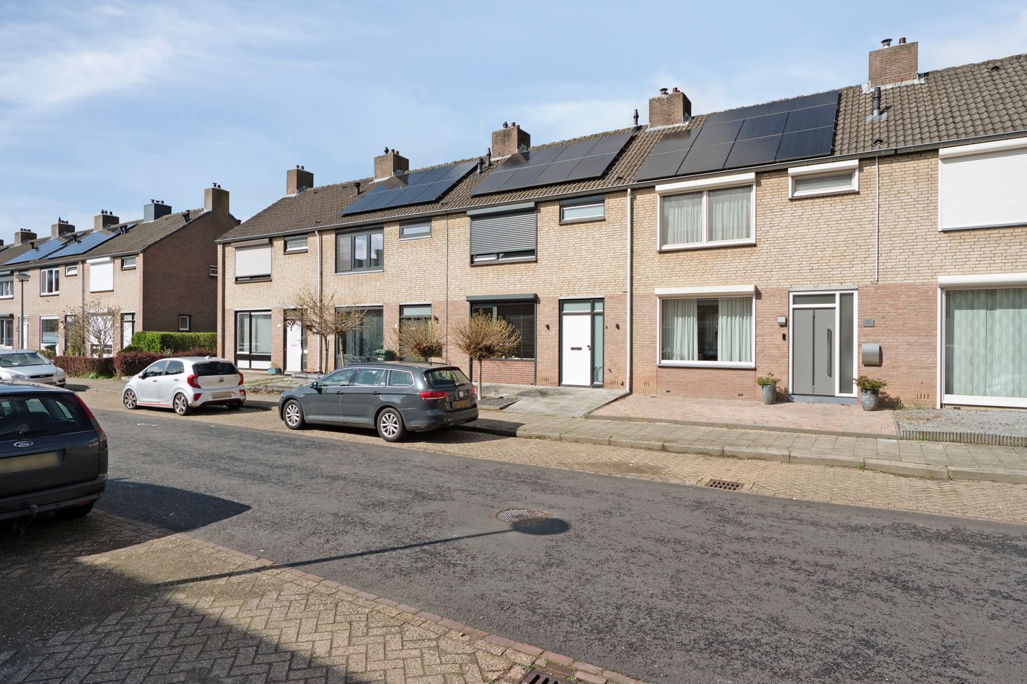 Modern Instapklare Eengezinswoning met Luxe Afwerking in Geliefde Woonwijk Daalhof, Maastricht — 29
