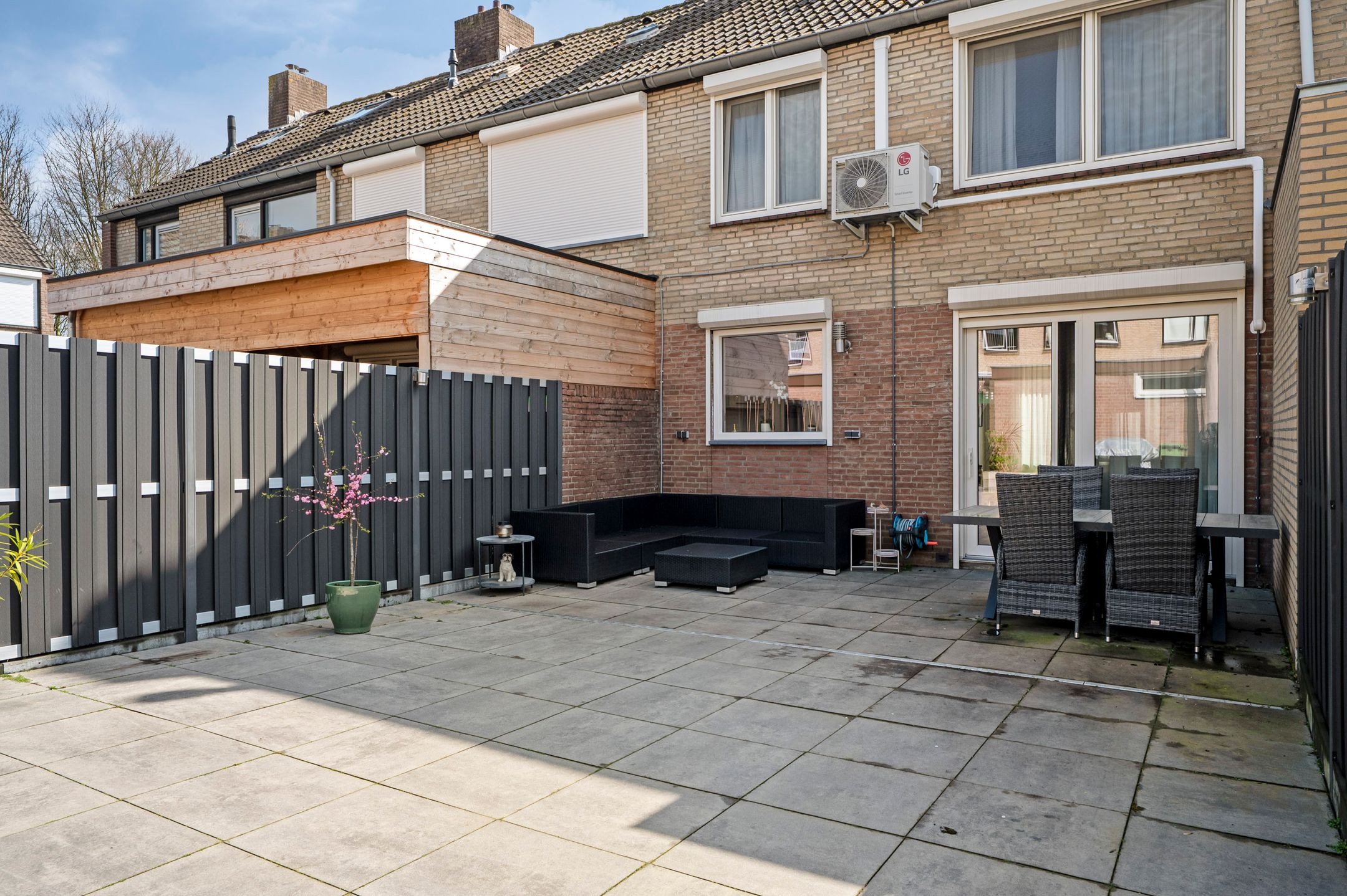 Modern Instapklare Eengezinswoning met Luxe Afwerking in Geliefde Woonwijk Daalhof, Maastricht — 27