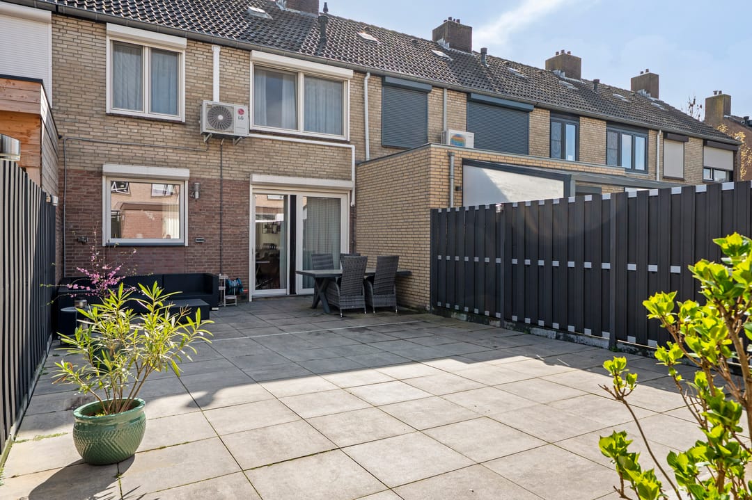 Modern Instapklare Eengezinswoning met Luxe Afwerking in Geliefde Woonwijk Daalhof, Maastricht — 26