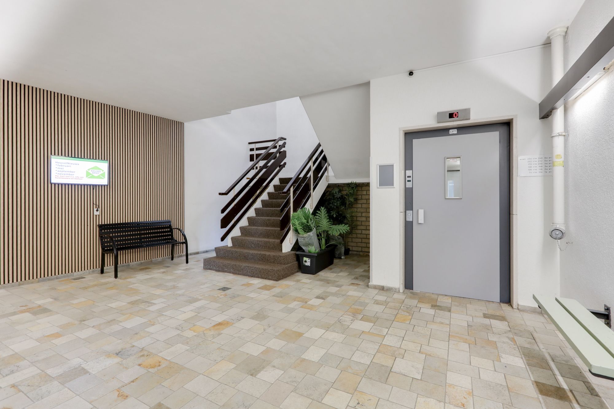 Foto 21 van Den Heuvel 182