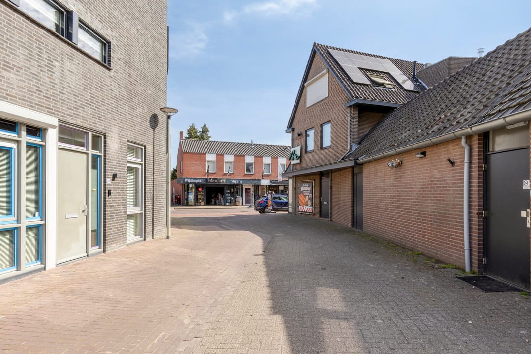 Photo 32 of Floreffestraat 11-H