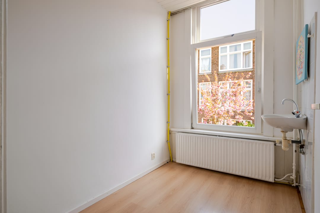 Photo 26 of Hendrik van Deventerstraat 158