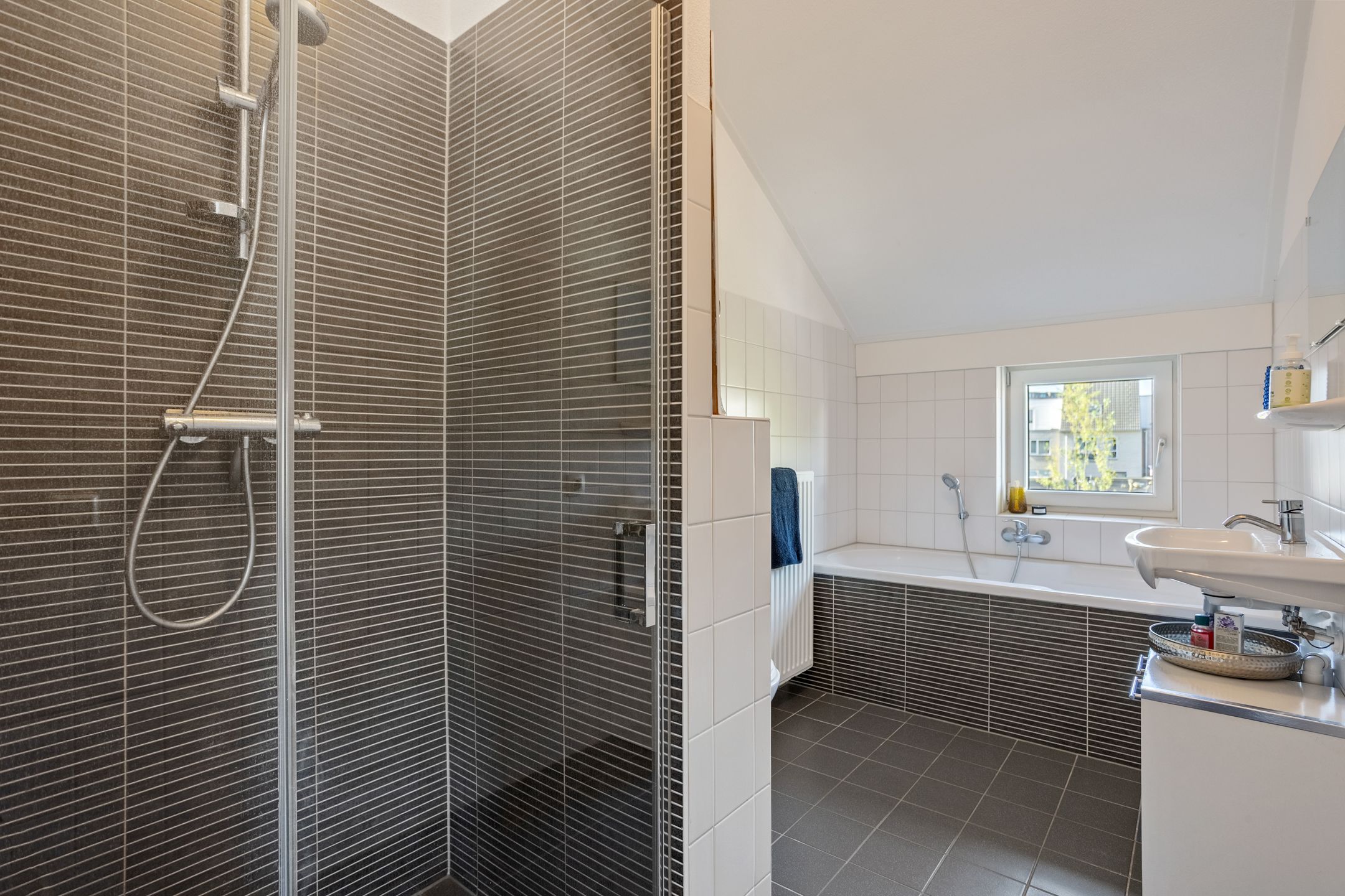 Foto 33 van Amorstraat 9