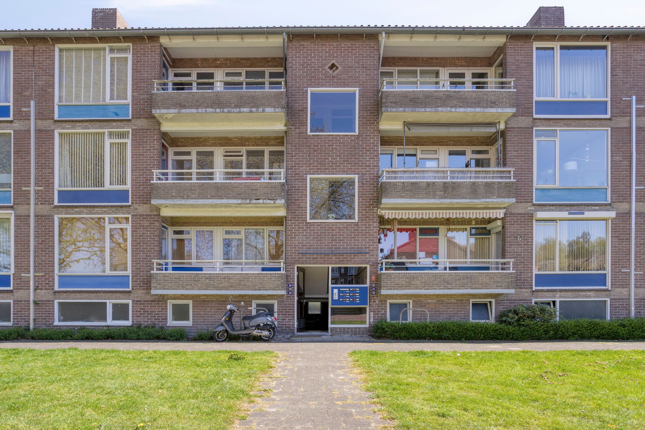 Photo 42 of Duizendschoonstraat 33