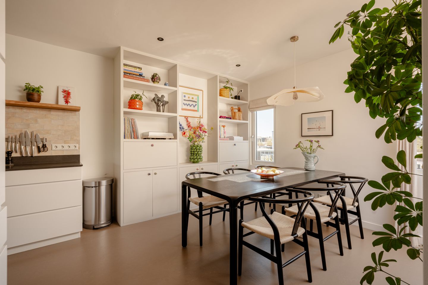 Renovated Top-Floor Apartment with Panoramic Rooftop Terrace in Watergraafsmeer — 10