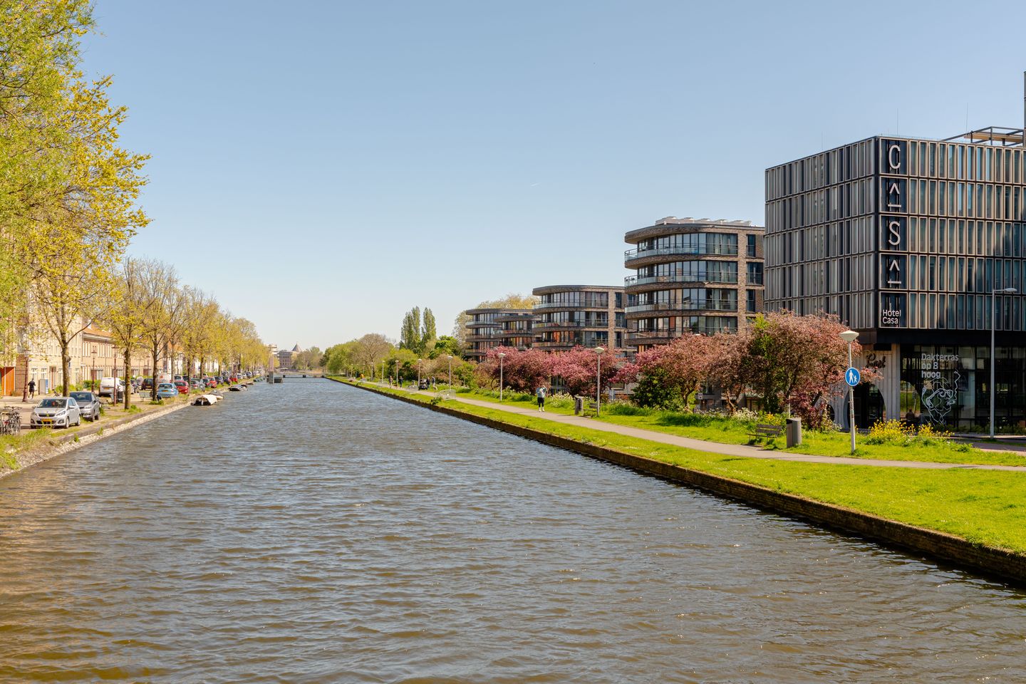 Renovated Top-Floor Apartment with Panoramic Rooftop Terrace in Watergraafsmeer — 34