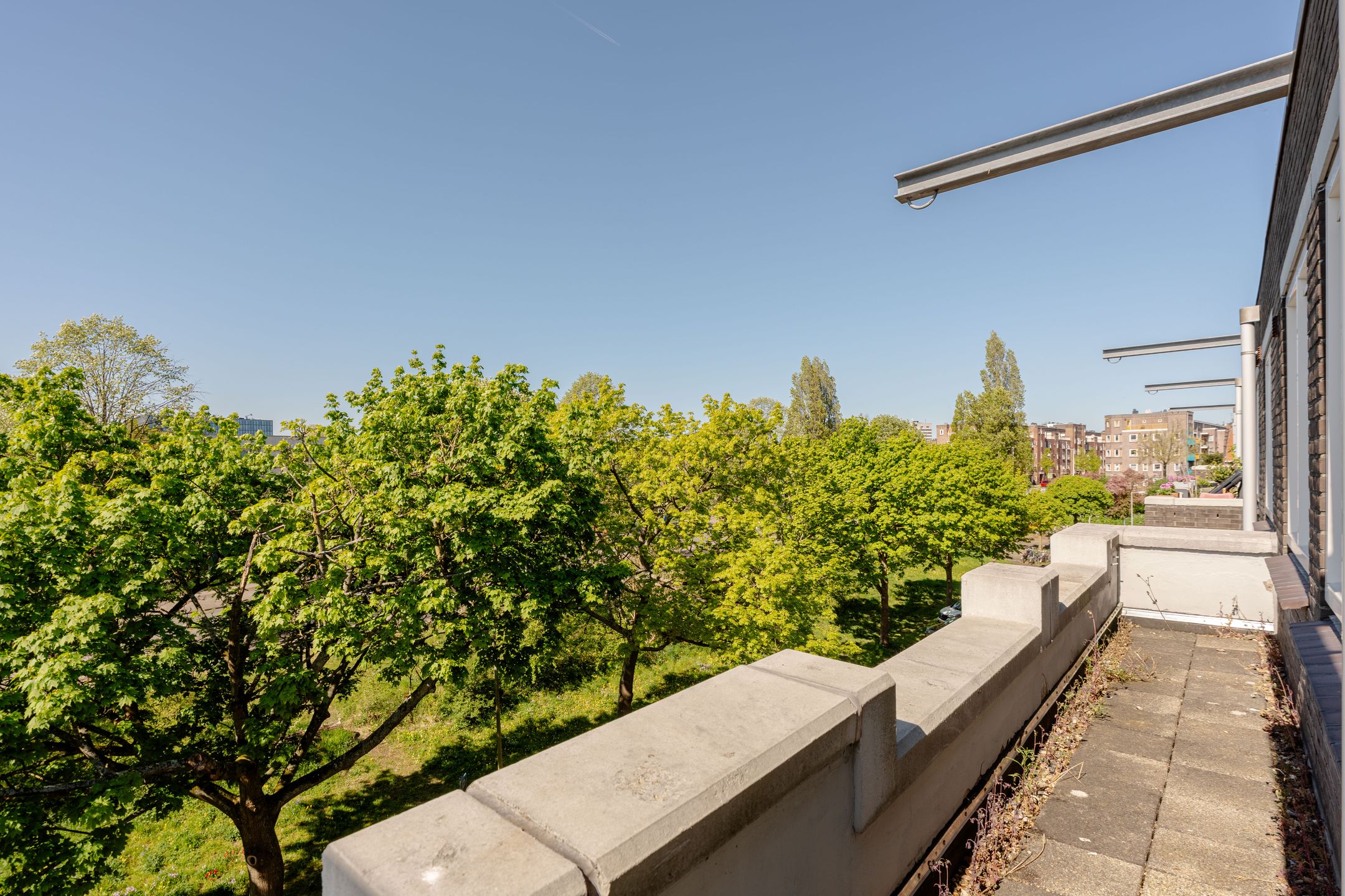 Renovated Top-Floor Apartment with Panoramic Rooftop Terrace in Watergraafsmeer — 15