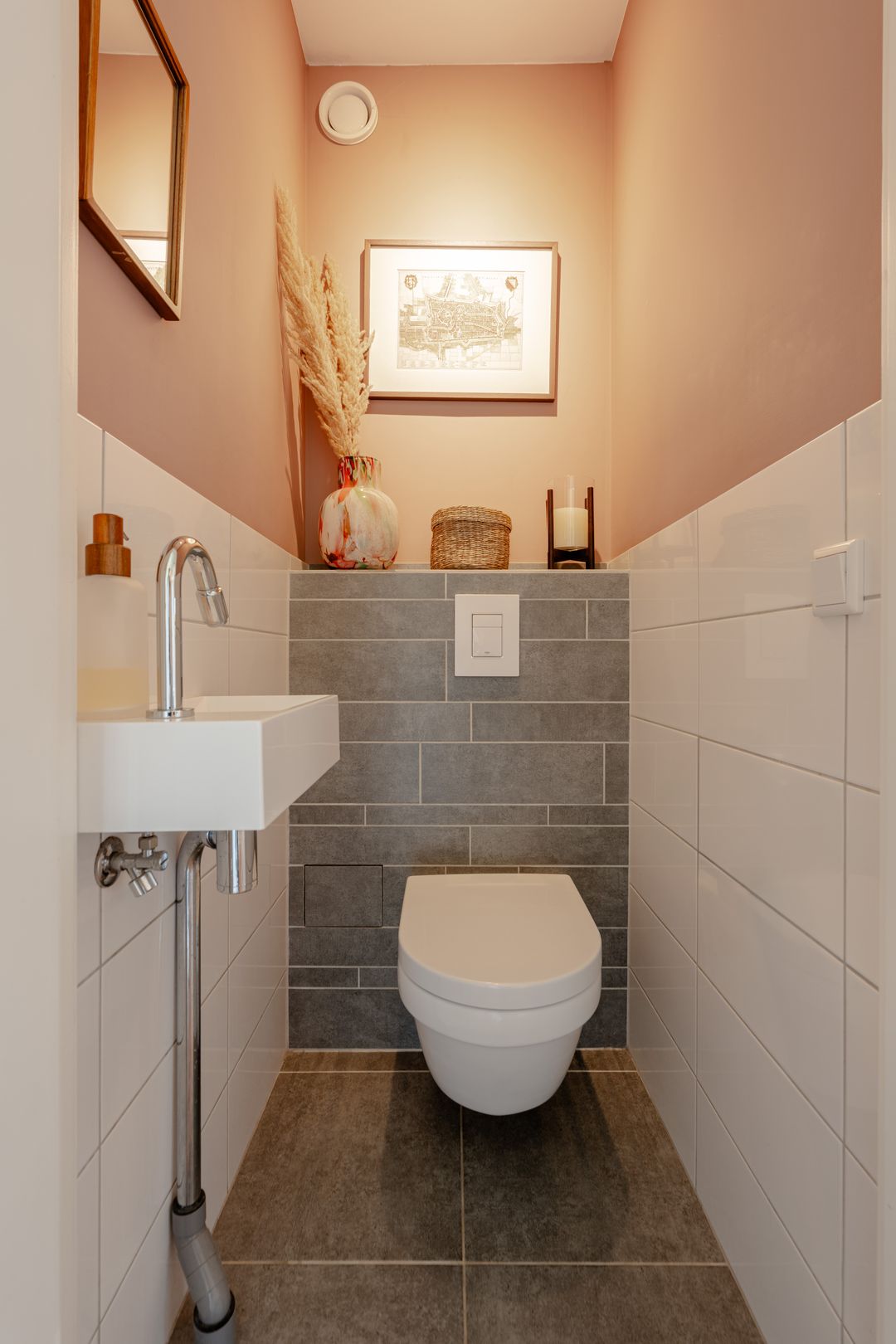 Renovated Top-Floor Apartment with Panoramic Rooftop Terrace in Watergraafsmeer — 26