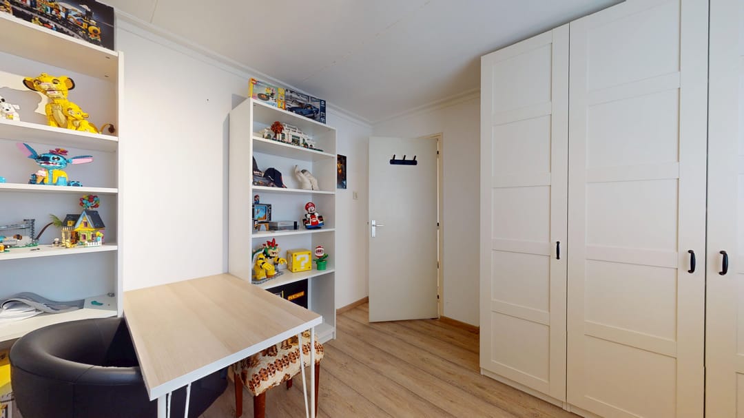 Well-Maintained Semi-Detached House with Swimming Pool in Quiet Residential Area Near Nature — 13