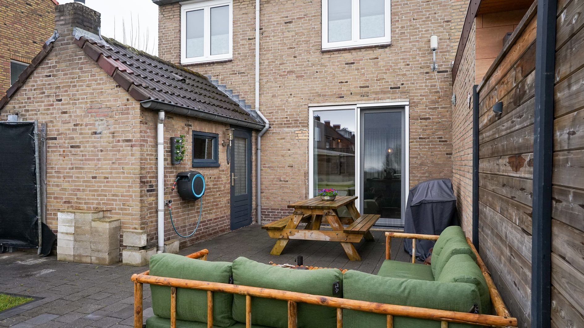 Well-Maintained Semi-Detached House with Swimming Pool in Quiet Residential Area Near Nature — 18