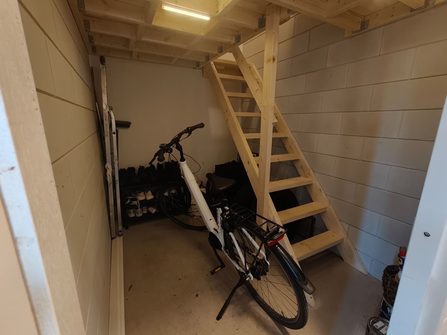 Foto 34 van Thomas Mannsingel 18-A