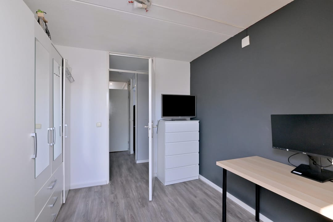Spacious terraced home with 4 bedrooms and solar panels in Warnsveld — 23