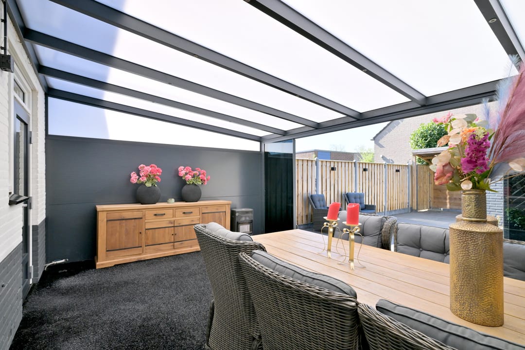 Spacious terraced home with 4 bedrooms and solar panels in Warnsveld — 38