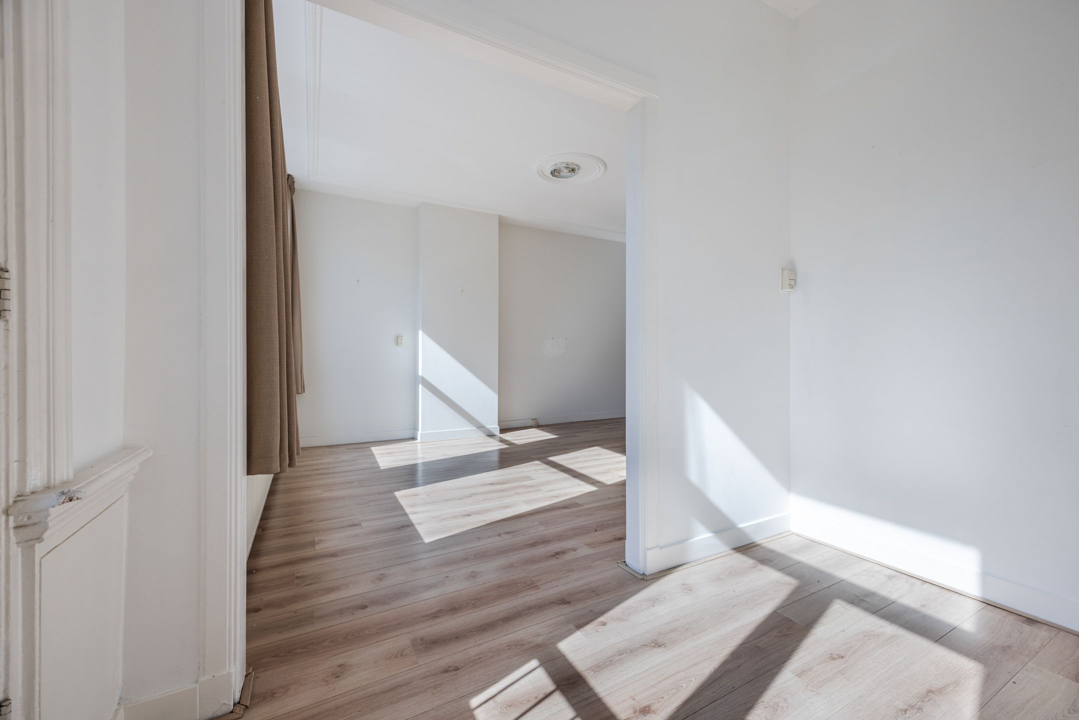 Spacious upper apartment with roof terrace in Valkenboskwartier — 12