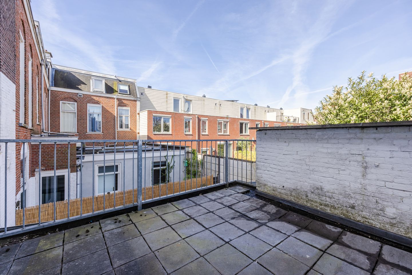 Spacious upper apartment with roof terrace in Valkenboskwartier — 19