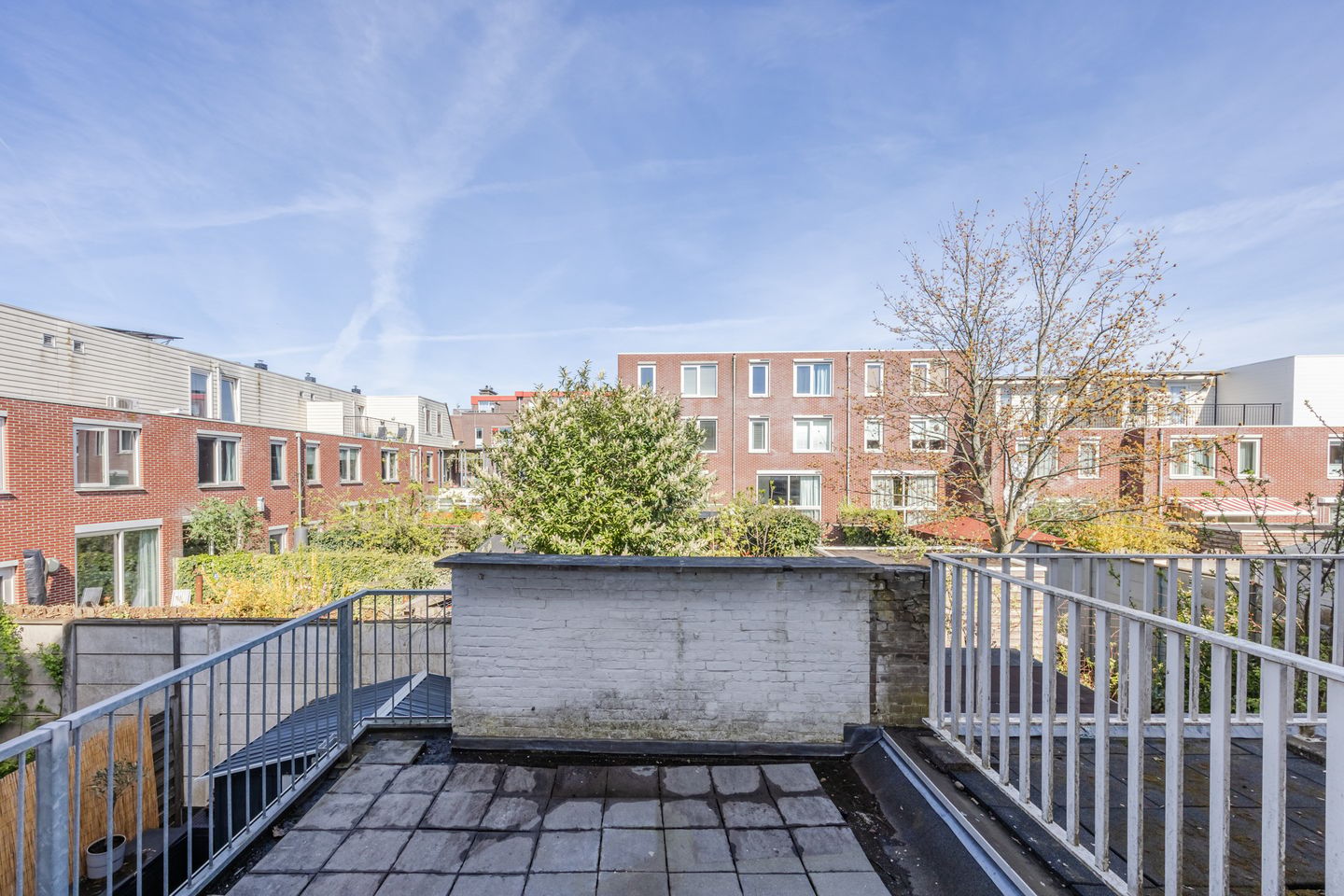Spacious upper apartment with roof terrace in Valkenboskwartier — 20